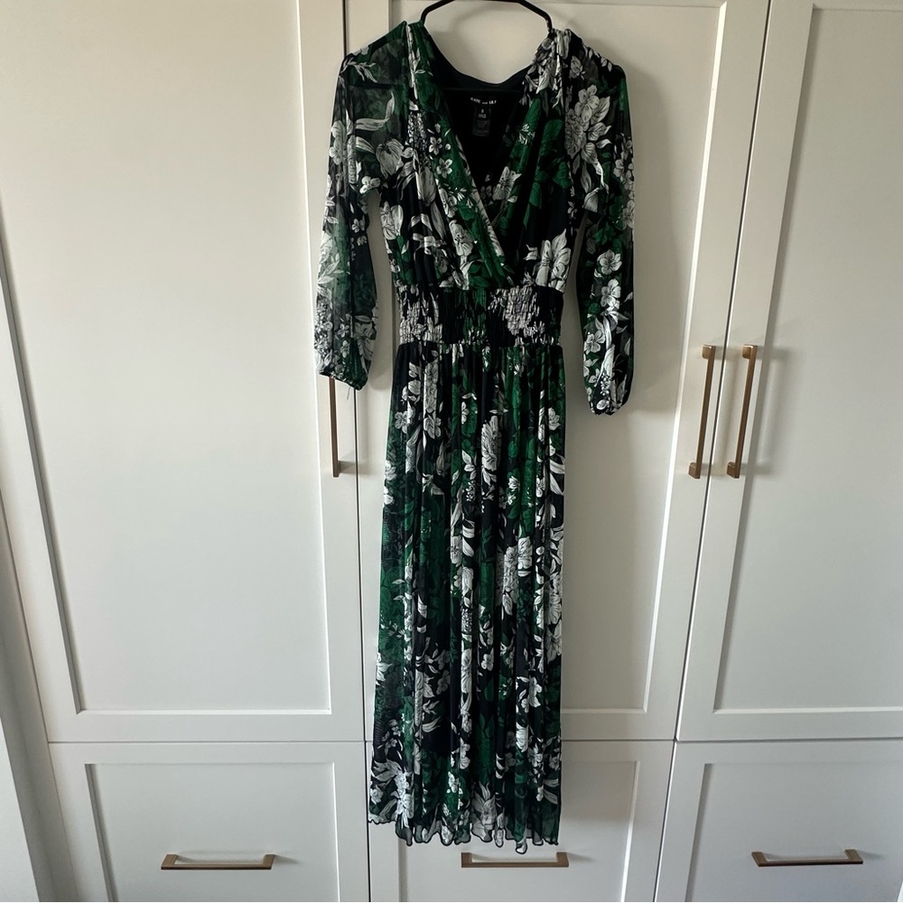 Chic Black and Green Floral Long Sleeve Dress